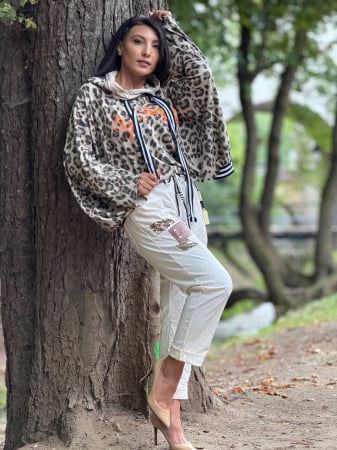 Pantaloni - Pantaloni albi cu aplicatii si talie elastica