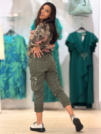 Pantaloni cargo cu efect sifonat si buzunare [3]