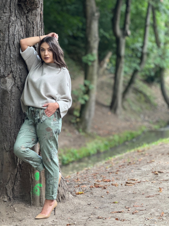 Pantaloni casual cu imprimeu floral [2]