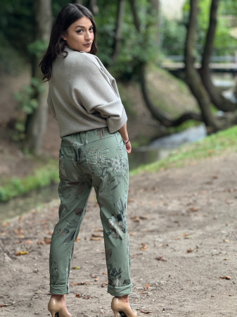Pantaloni casual cu imprimeu floral [3]