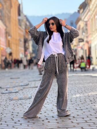 Pantaloni casual cu talie elastica, snur reglabil si aplicatii decoative cu strasuri [2]