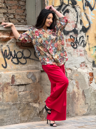 Pantaloni cu buzunare si curea in talie [5]