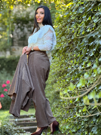 Pantaloni cu design petrecut si talie elastica [5]