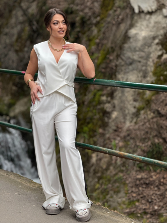 Pantaloni - Pantaloni cu dunga si elastic in talie