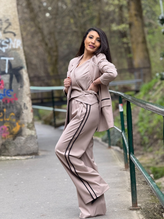 Pantaloni cu dunga si elastic in talie [3]