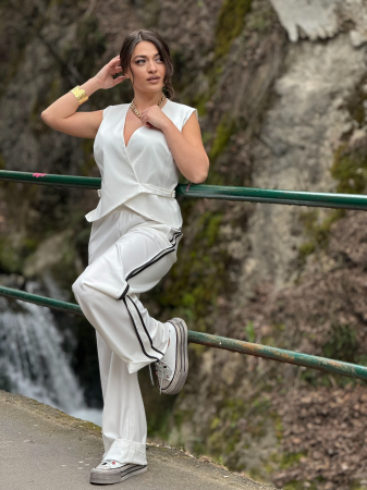 Pantaloni - Pantaloni cu dunga si elastic in talie