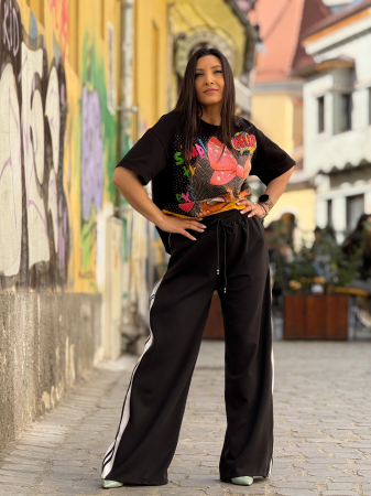 Pantaloni cu fermoar pe lateral [1]