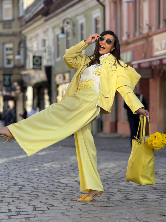 Pantaloni - Pantaloni cu floare