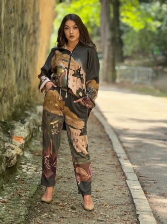 Pantaloni - Pantaloni cu imprimeu artistic si accente aurii