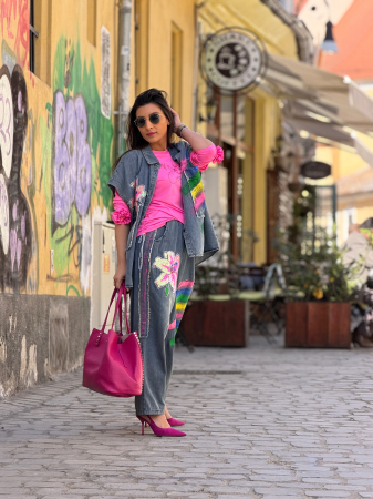 Pantaloni din blug cu broderie roz [2]