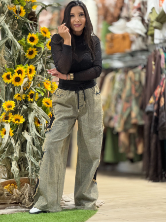 Pantaloni din denim cu insertii negre [2]
