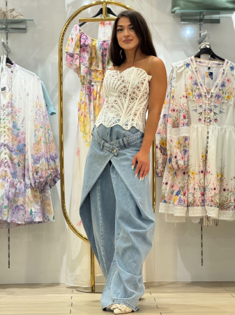 Pantaloni din denim cu talie asimetrica si design modern suprapus [1]