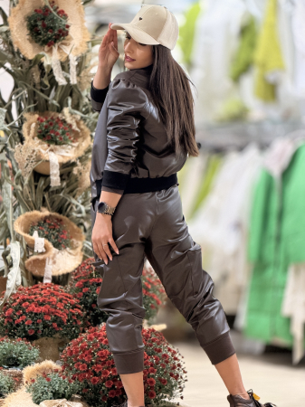 Pantaloni din piele ecologica cu buzunare si fermoare decorative [4]