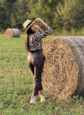 Pantaloni din piele ecologica cu cordon in talie [3]