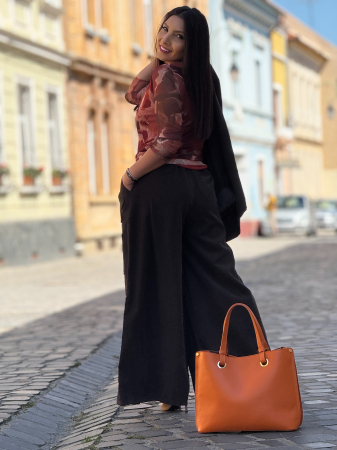Pantaloni evazati cu aplicatie florala [3]