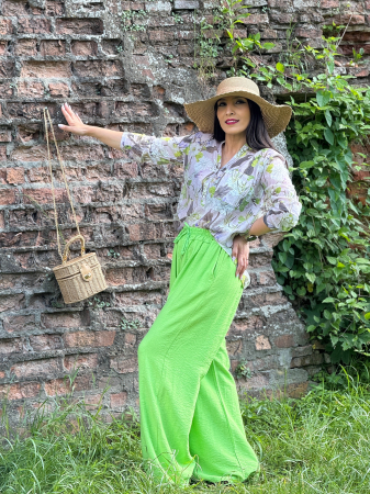 Pantaloni - Pantaloni evazati cu snur in talie
