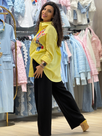 Pantaloni evazati cu snur in talie [4]