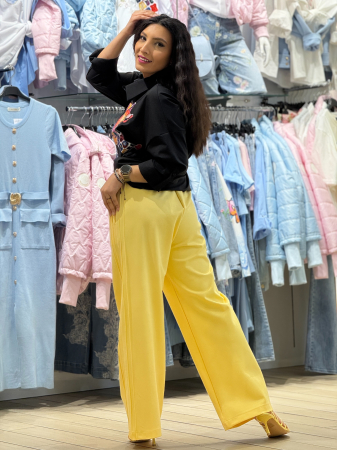 Pantaloni evazati cu snur in talie [4]