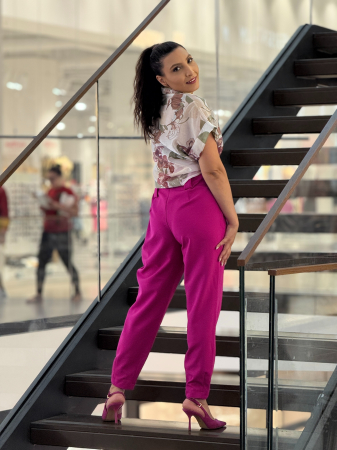 Pantaloni - Pantaloni fucsia cu buzunare supradimensionate