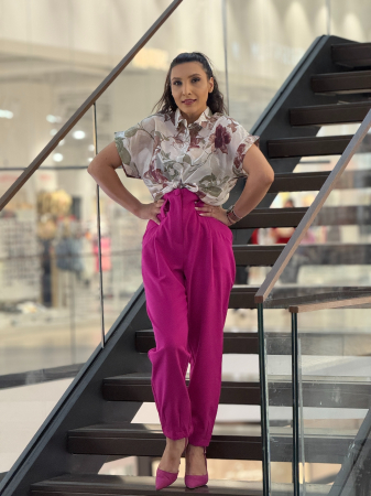 Pantaloni fucsia cu buzunare supradimensionate [2]