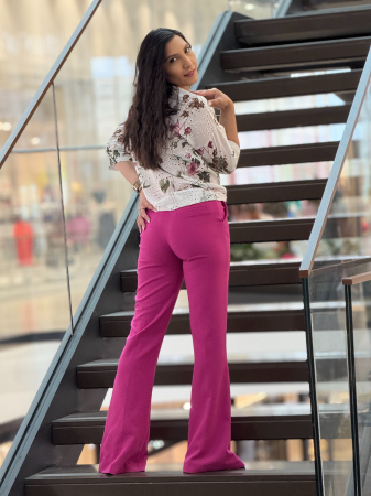 Pantaloni fucsia cu curea in talie [1]