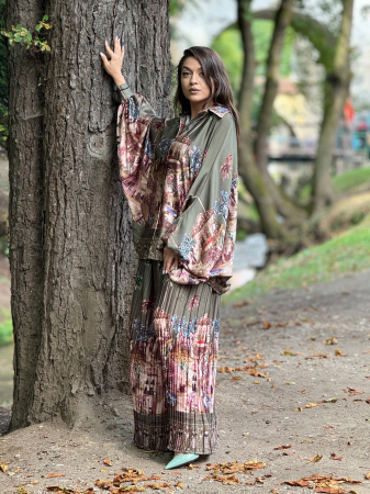 Pantaloni plisati cu imprimeu floral [2]