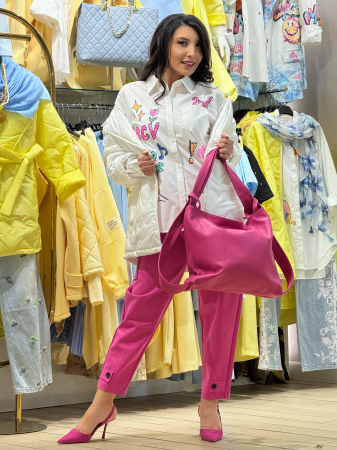 Pantaloni roz cu buzunare si nasturi [1]