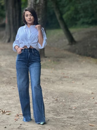 Pantaloni - Blugi wid leg cu pietricele aplicate