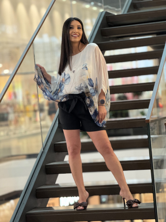 Imbracaminte de dama - Pantaloni scurti negri cu talie inalta si funda decorativa