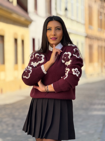 Pulover cu aplicatii florale [4]