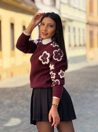 Pulover cu aplicatii florale [3]