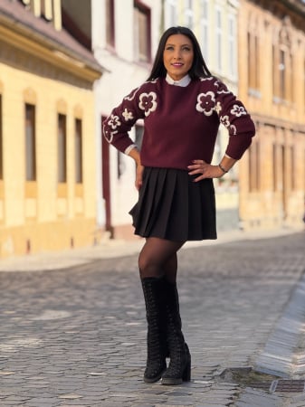 Imbracaminte de dama - Pulover cu aplicatii florale
