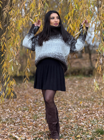 Pulover cu gat inalt si paiete mari [3]