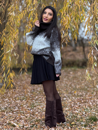 Pulover cu gat inalt si paiete mari [4]