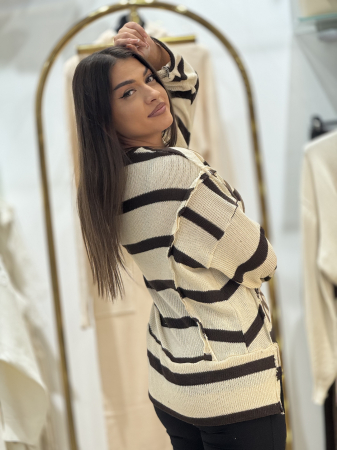 Pulover oversize cu dungi maro [3]