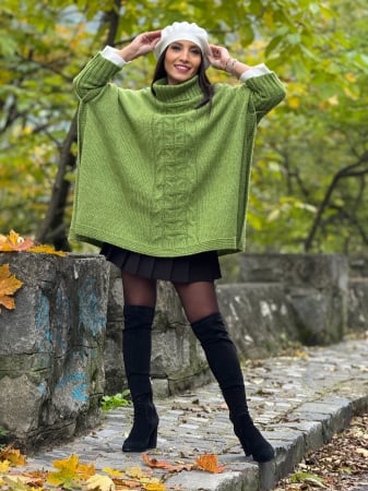 Imbracaminte de dama - Pulover tricotat cu gat si model impletit