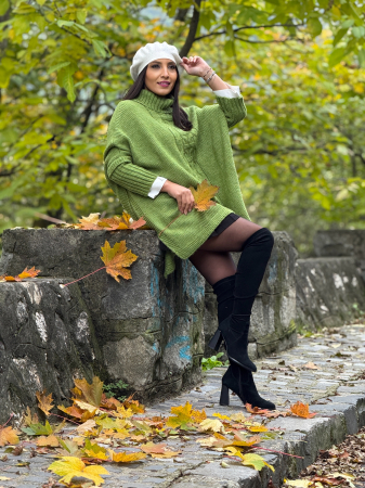Pulover tricotat cu gat si model impletit [6]