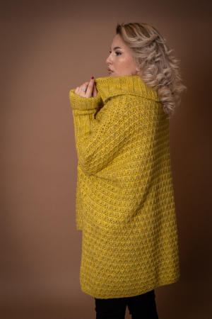 Pulover tricotat galben cu guler [5]