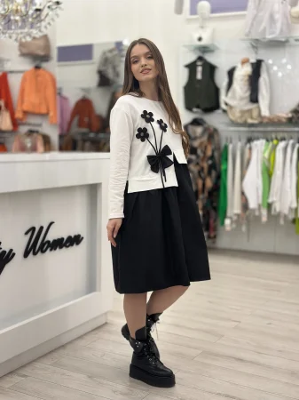Rochii de zi - Rochie alb-negru lunga cu imprimeu flori si fundita