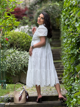 Rochie alba cu broderie [2]