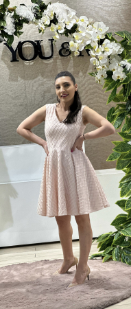 Rochii de eveniment - Rochie bej cu dantela in forma de romburi