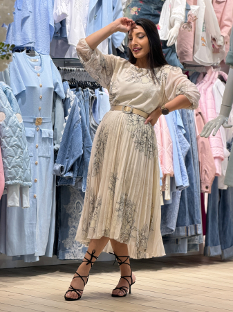 Rochie bej plisata cu imprimeu floral [1]