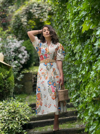 Rochii de zi - Rochie brodata cu imprimeu floricele si cordon in talie