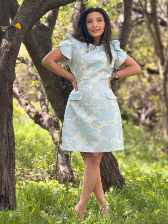 Rochie cambrata cu broderie florala albastra [1]