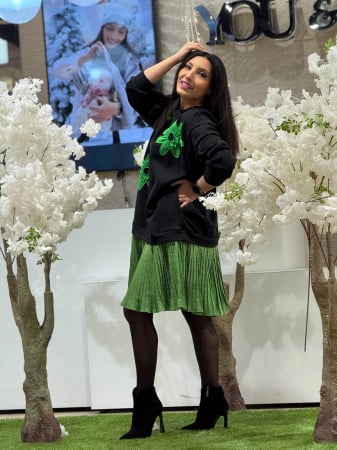 Rochii de zi - Rochie cu aplicatii florale 3D si croiala lejera