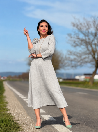 Rochii de zi - Rochie cu brosa floare