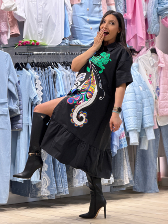 Rochie cu guleras si nasturi si volanas in partea de jos cu print colorat [5]