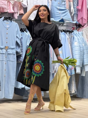 Imbracaminte de dama - Rochie din bumbac cu flori colorate jos