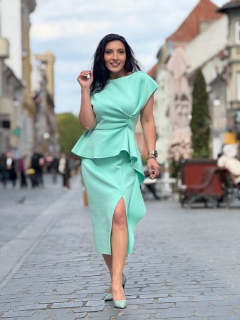 Imbracaminte de dama - Rochie din neopren cu volanas pe picior