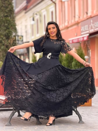 Noutati - Rochie eleganta cu design asimetric si dantela
